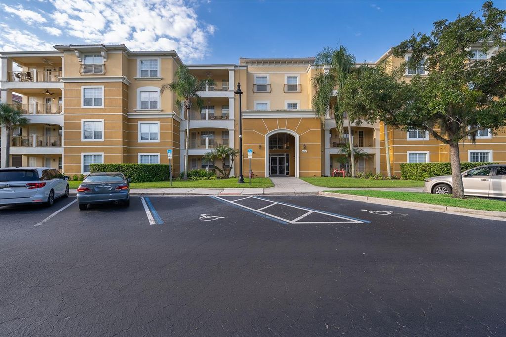 Image 8 of property listing at 5036 SHOREWAY LOOP 20705, Orlando, FL 32819
