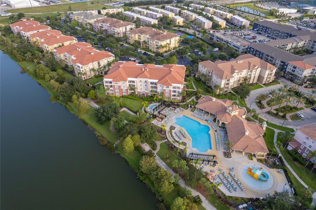 Image 9 of property listing at 5036 SHOREWAY LOOP 20705, Orlando, FL 32819