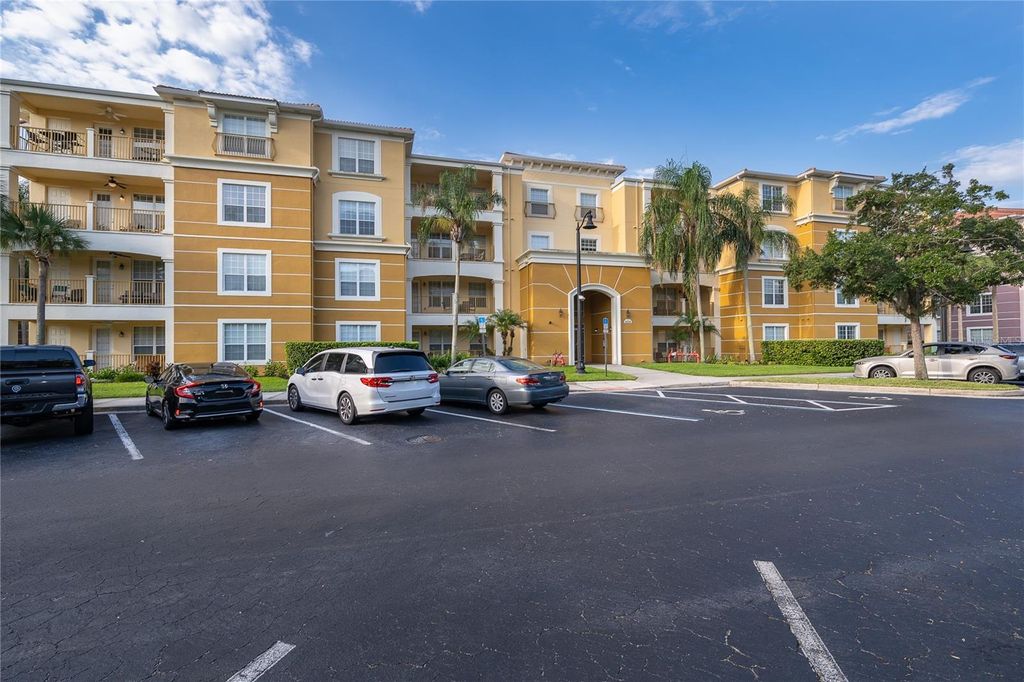 Image 10 of property listing at 5036 SHOREWAY LOOP 20705, Orlando, FL 32819