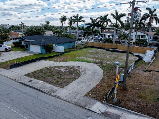 1336 40TH AVENUE NE, St Petersburg, FL 33703