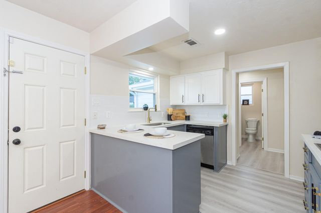 5834 Overdale Street, Houston, TX 77033