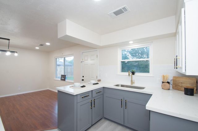 5834 Overdale Street, Houston, TX 77033