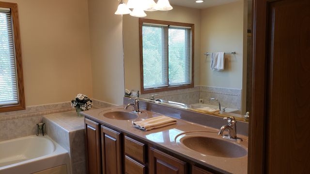 1117 Pinehurst Court, Antioch, IL 60002
