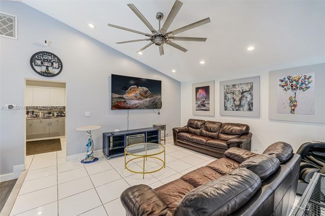 5431 SW 109th Avenue, Davie, FL 33328