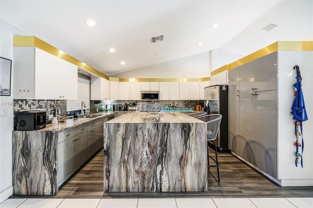 5431 SW 109th Avenue, Davie, FL 33328