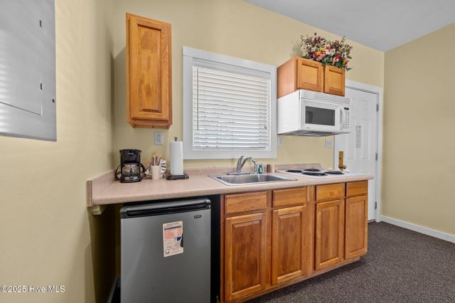 305 South Avenue # 33, Oriental, NC 28571