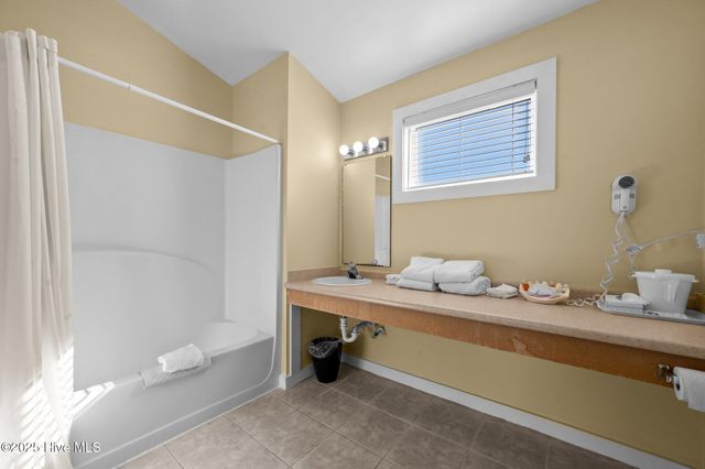 305 South Avenue # 33, Oriental, NC 28571