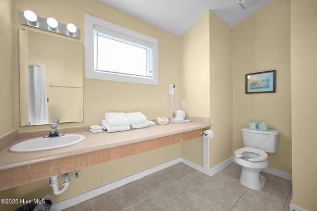 305 South Avenue # 33, Oriental, NC 28571