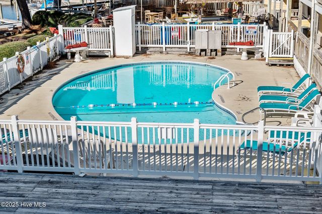 305 South Avenue # 33, Oriental, NC 28571
