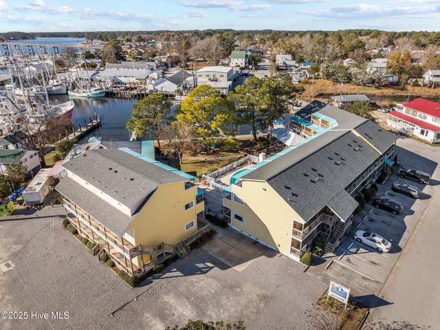 305 South Avenue # 33, Oriental, NC 28571