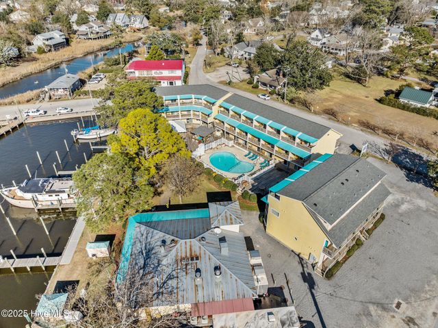 305 South Avenue # 33, Oriental, NC 28571