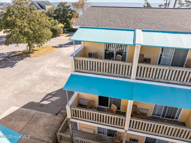305 South Avenue # 33, Oriental, NC 28571