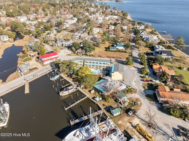 305 South Avenue # 33, Oriental, NC 28571