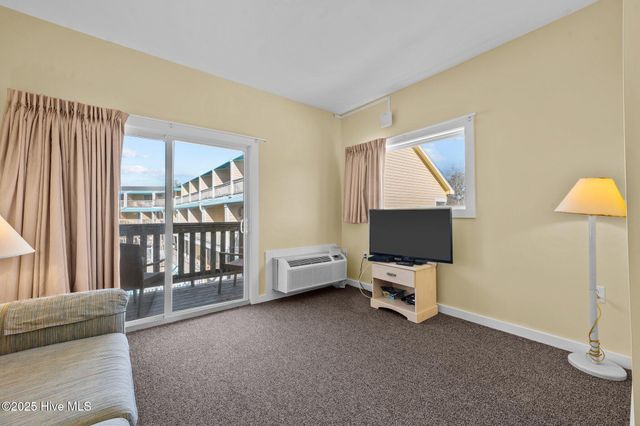 305 South Avenue # 33, Oriental, NC 28571