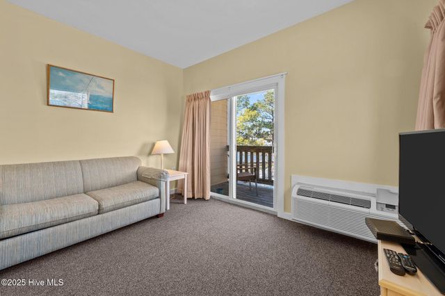 305 South Avenue # 33, Oriental, NC 28571