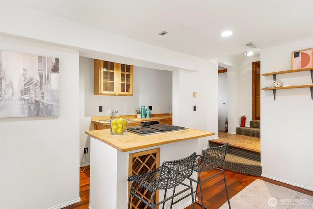 11804 90th Avenue NE, Kirkland, WA 98034