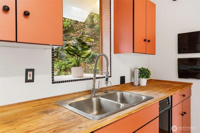 11804 90th Avenue NE, Kirkland, WA 98034