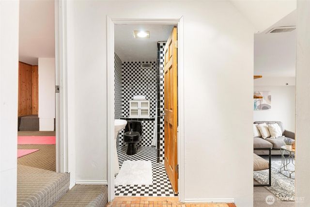 11804 90th Avenue NE, Kirkland, WA 98034