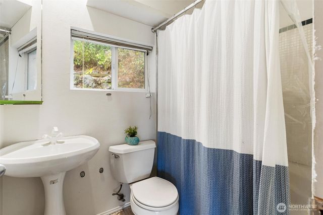 11804 90th Avenue NE, Kirkland, WA 98034