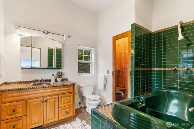 11804 90th Avenue NE, Kirkland, WA 98034