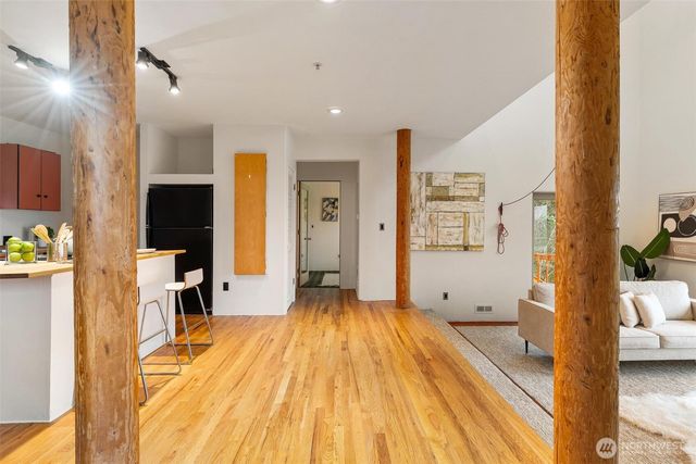 11804 90th Avenue NE, Kirkland, WA 98034