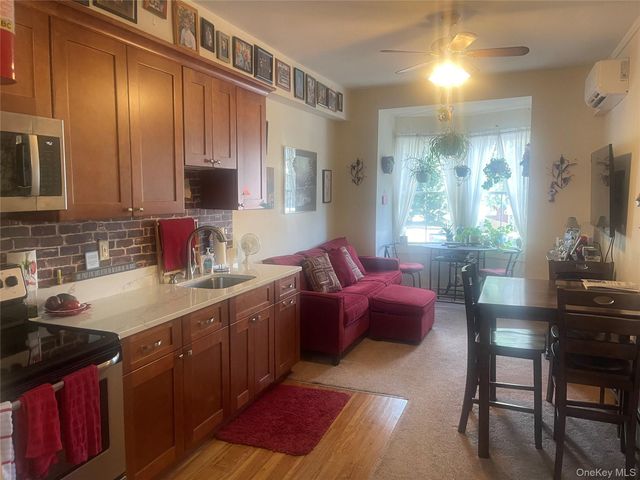 1106 MAIN Street 2, Fishkill, NY 12524