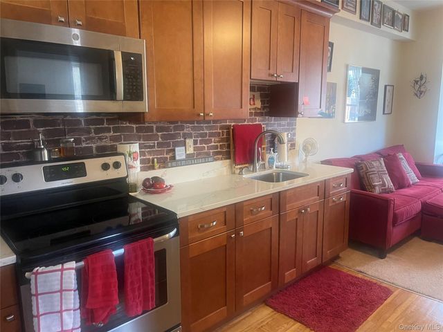 1106 MAIN Street 2, Fishkill, NY 12524