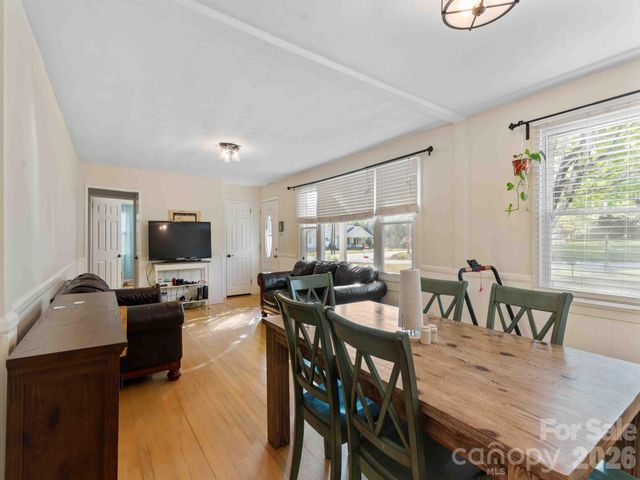 20 E Constance Street, Columbus, NC 28722