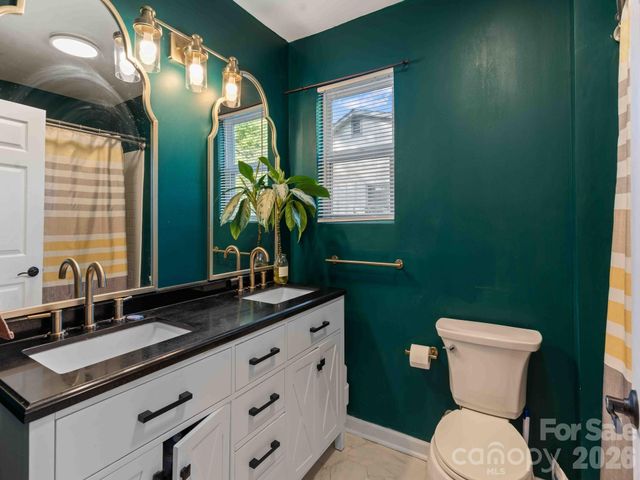 20 E Constance Street, Columbus, NC 28722
