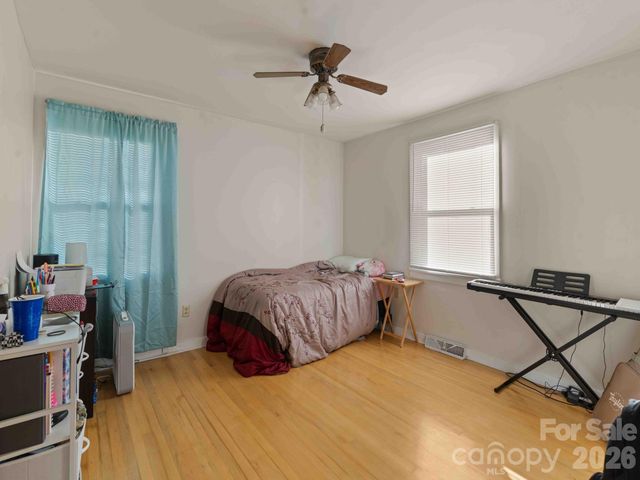 20 E Constance Street, Columbus, NC 28722