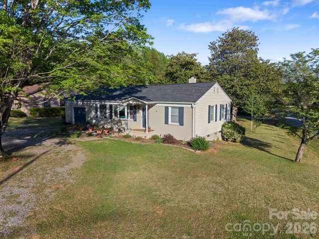 20 E Constance Street, Columbus, NC 28722