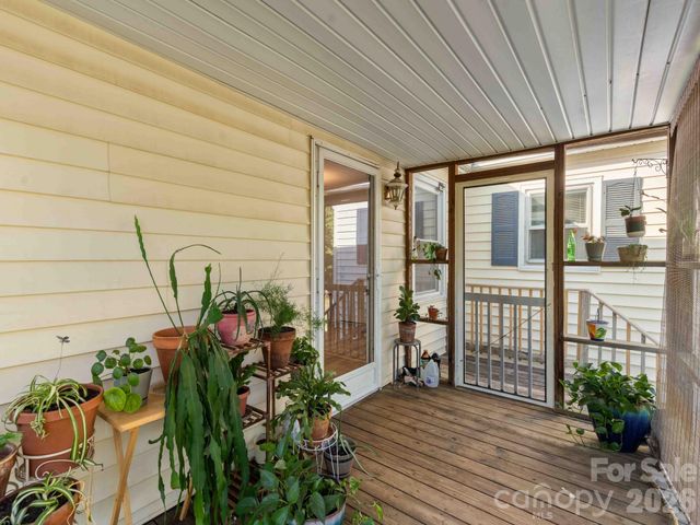 20 E Constance Street, Columbus, NC 28722