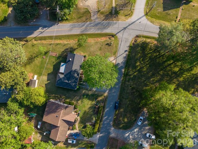 20 E Constance Street, Columbus, NC 28722