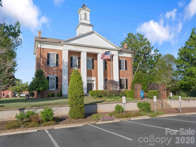 20 E Constance Street, Columbus, NC 28722