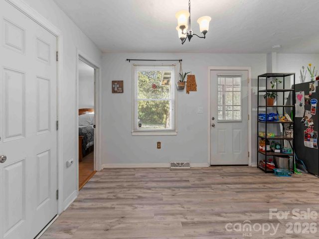 20 E Constance Street, Columbus, NC 28722