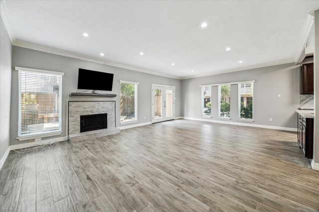 9400 Doliver Drive 60, Houston, TX 77063