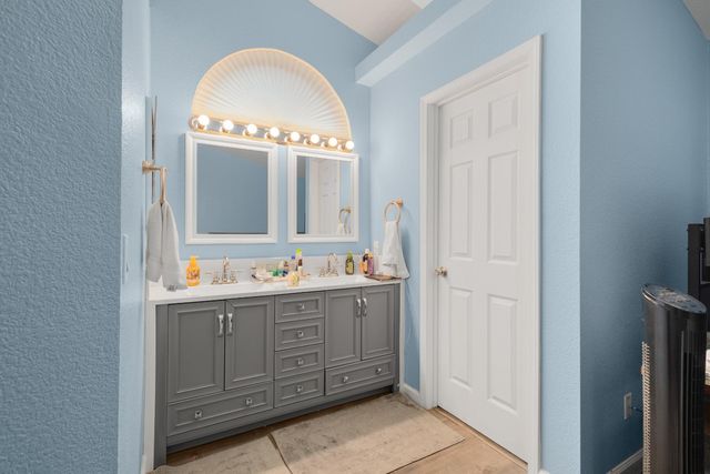 7729 Gyan Way, Sacramento, CA 95828