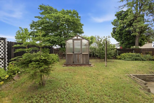 7729 Gyan Way, Sacramento, CA 95828