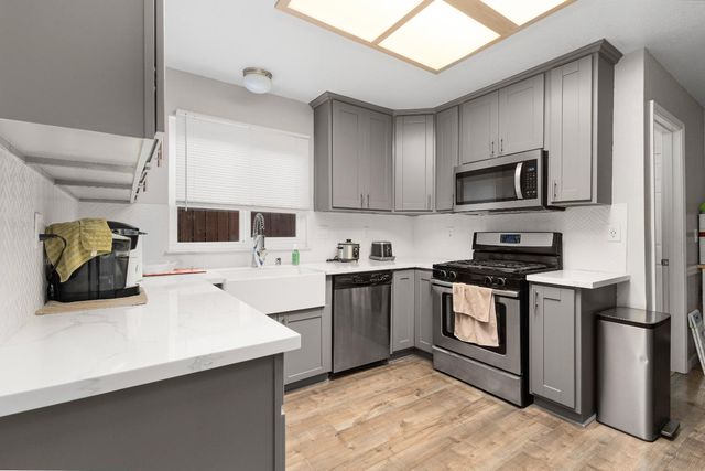 7729 Gyan Way, Sacramento, CA 95828