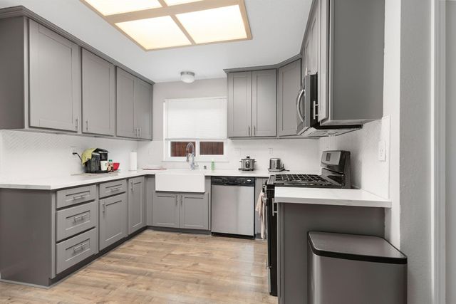 7729 Gyan Way, Sacramento, CA 95828