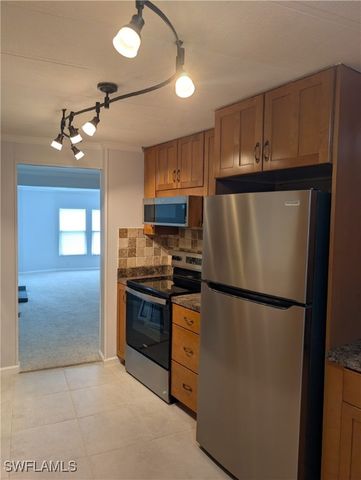 151 Pine Key LN 26, Naples, FL 34114