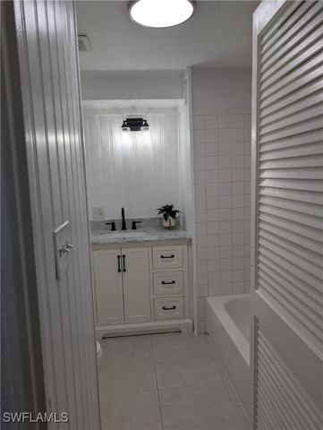 151 Pine Key LN 26, Naples, FL 34114