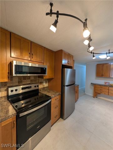 151 Pine Key LN 26, Naples, FL 34114