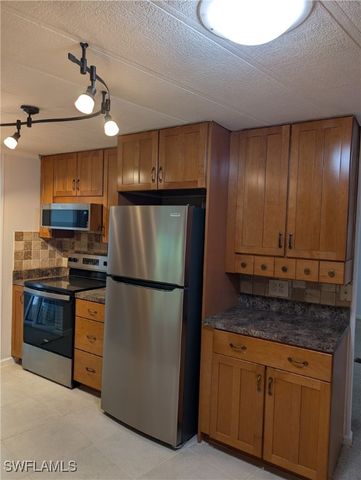 151 Pine Key LN 26, Naples, FL 34114