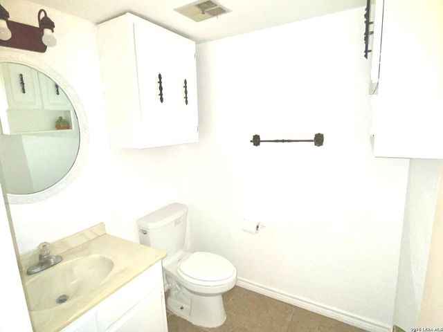 6810 CROWN RDG, San Antonio, TX 78239