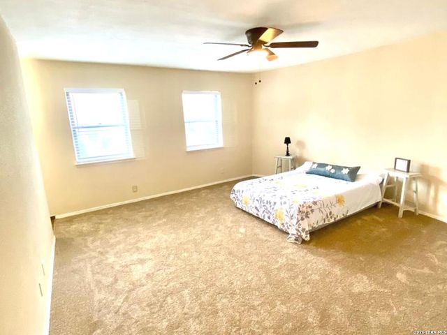 6810 CROWN RDG, San Antonio, TX 78239