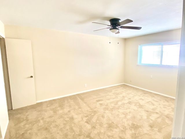 6810 CROWN RDG, San Antonio, TX 78239