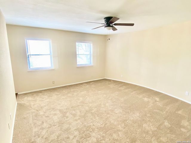 6810 CROWN RDG, San Antonio, TX 78239