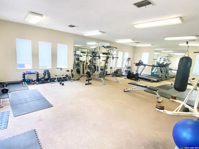 6810 CROWN RDG, San Antonio, TX 78239