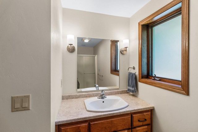 2254 LEDVINA CIRCLE, Green Bay, WI 54313